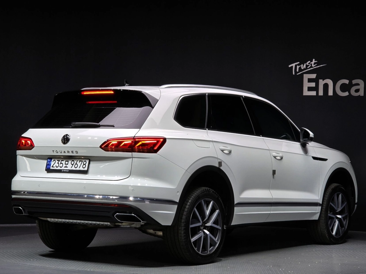 VOLKSWAGEN TOUAREG
