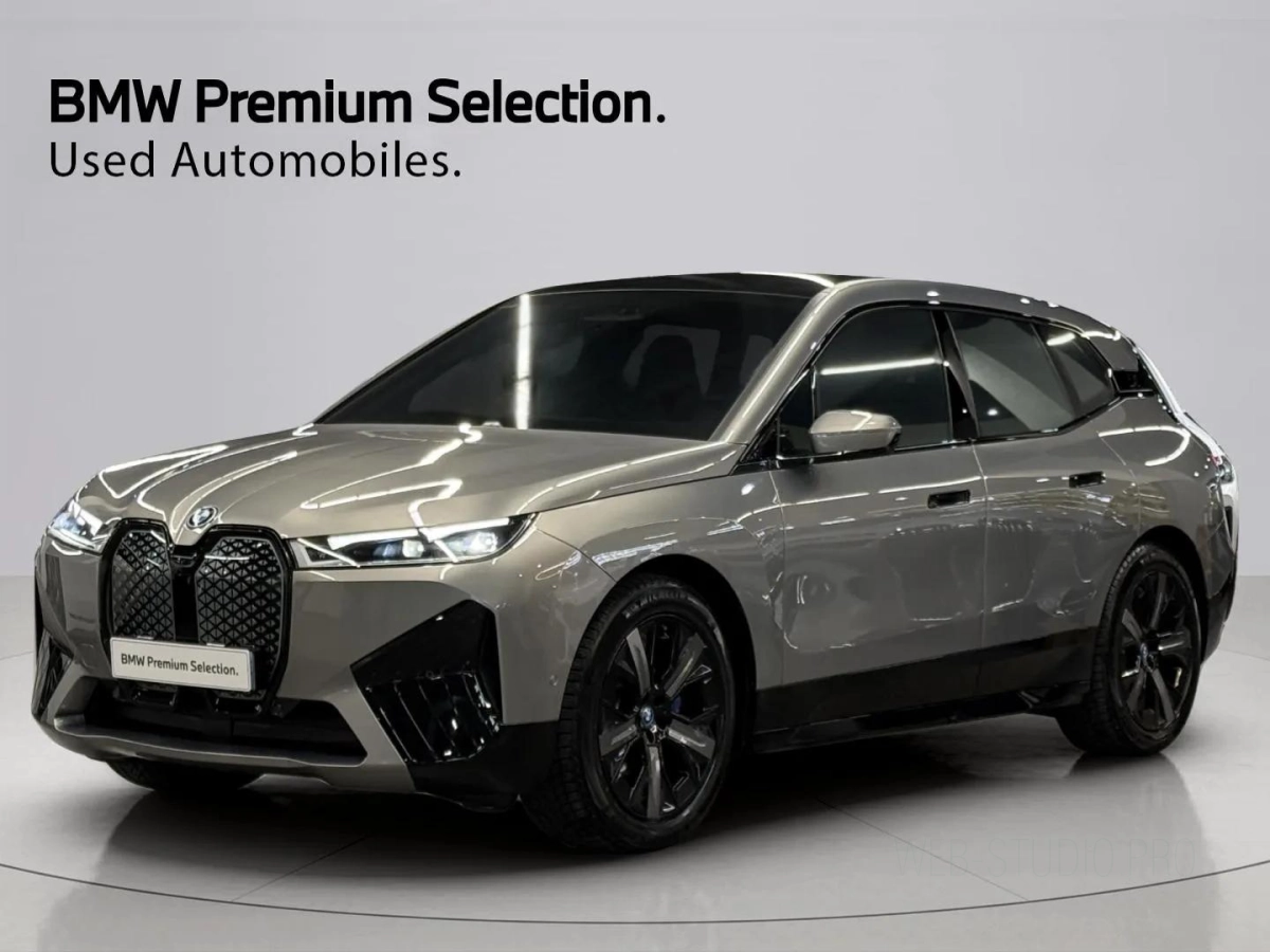 BMW IX  2025