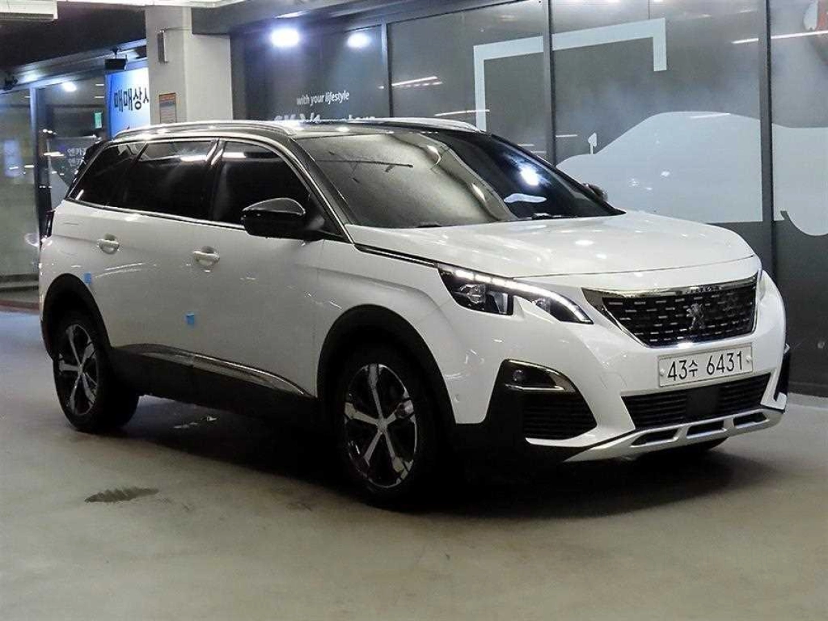 PEUGEOT 5008  2019