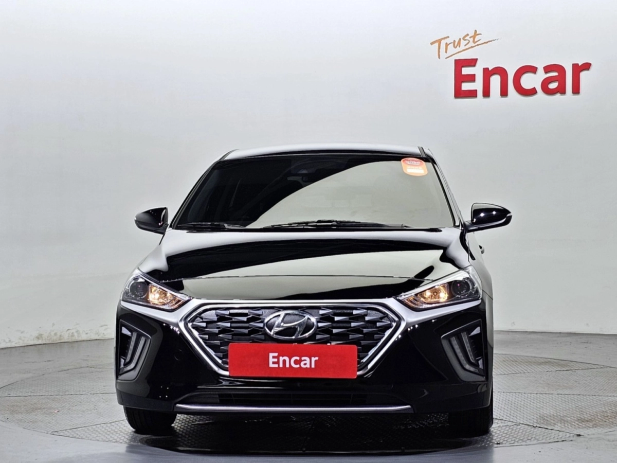 HYUNDAI IONIQ HYBRID