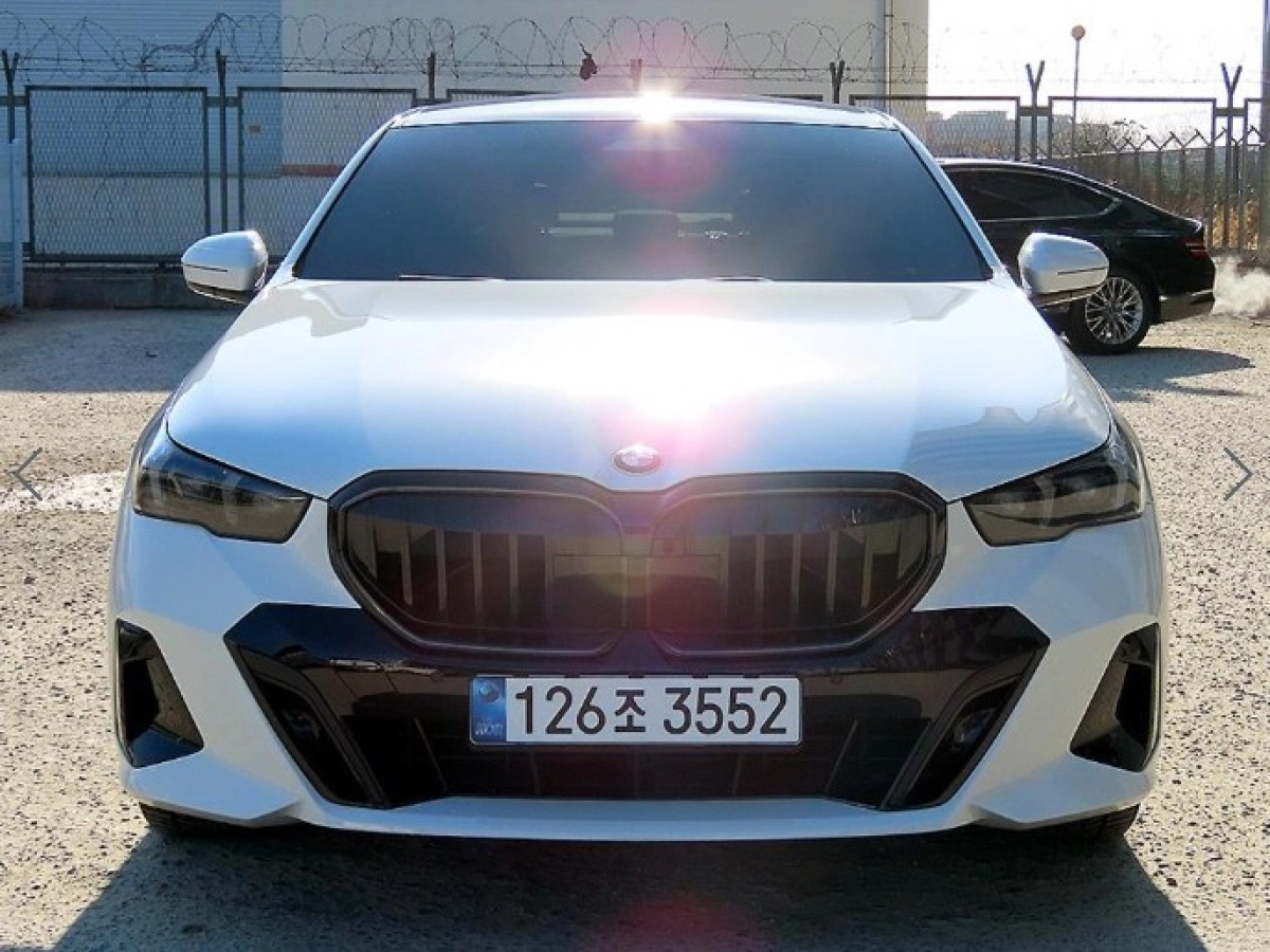 BMW 5-SERIES G60 2024