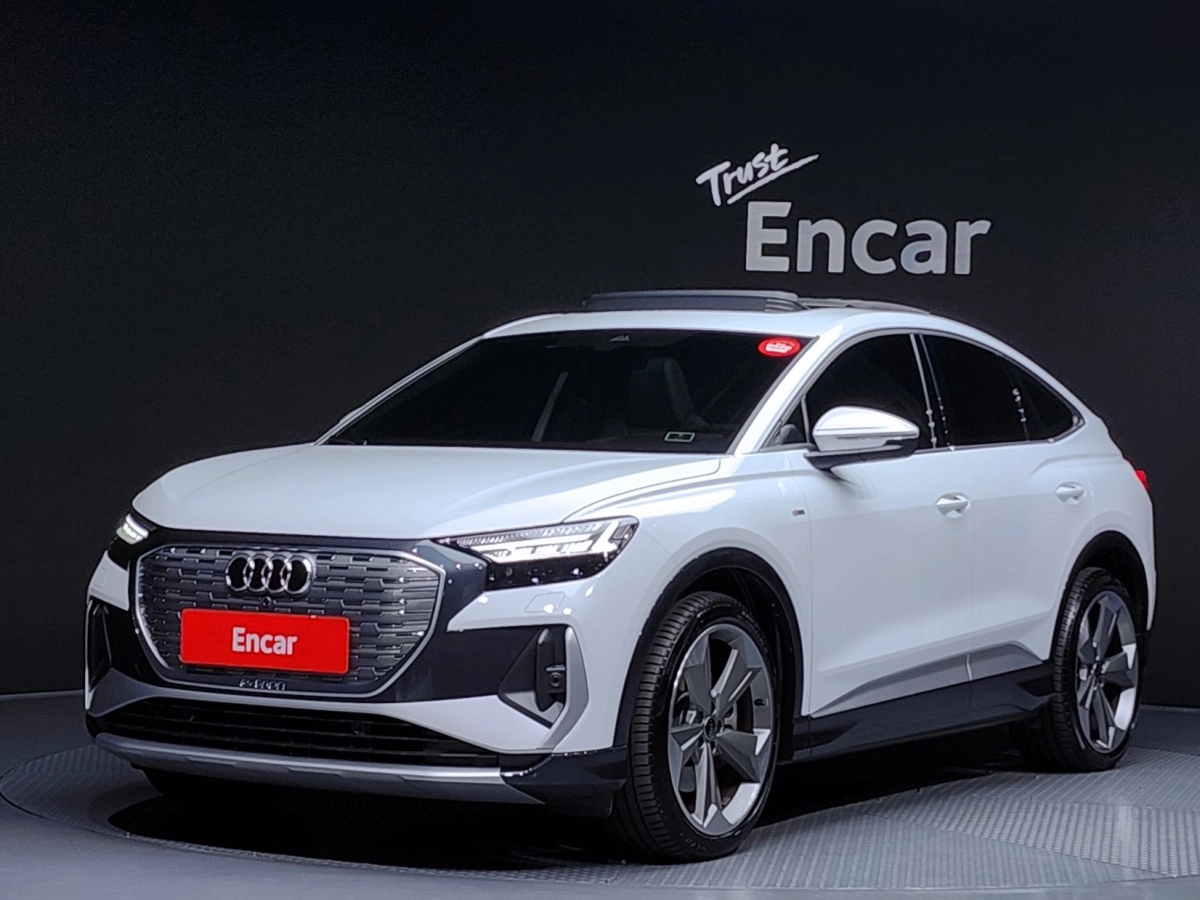 AUDI Q4 E-TRON F4