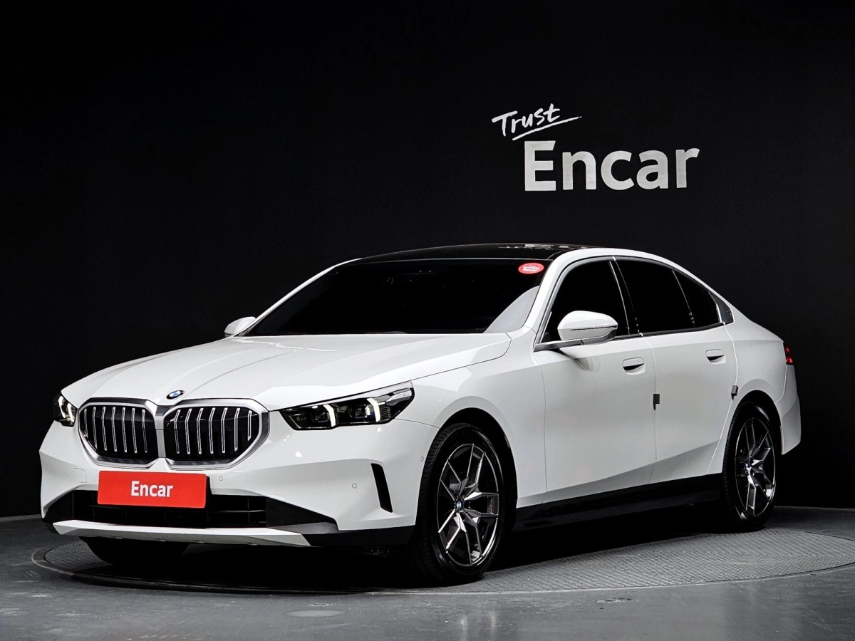 BMW 5-SERIES G60 2024