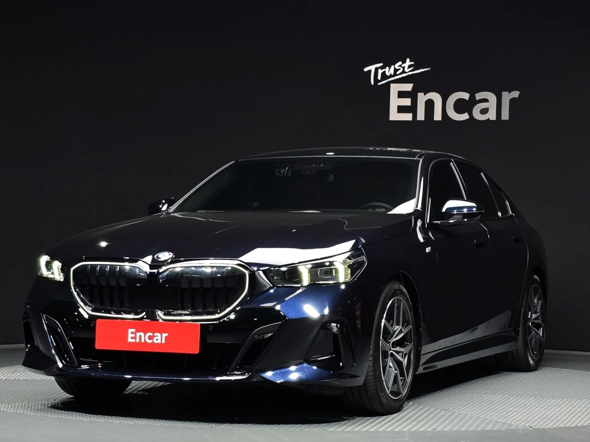 BMW 5-SERIES G60 2024