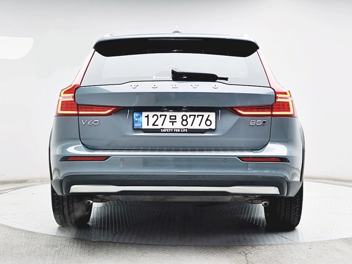VOLVO V60 CROSS COUNTRY
