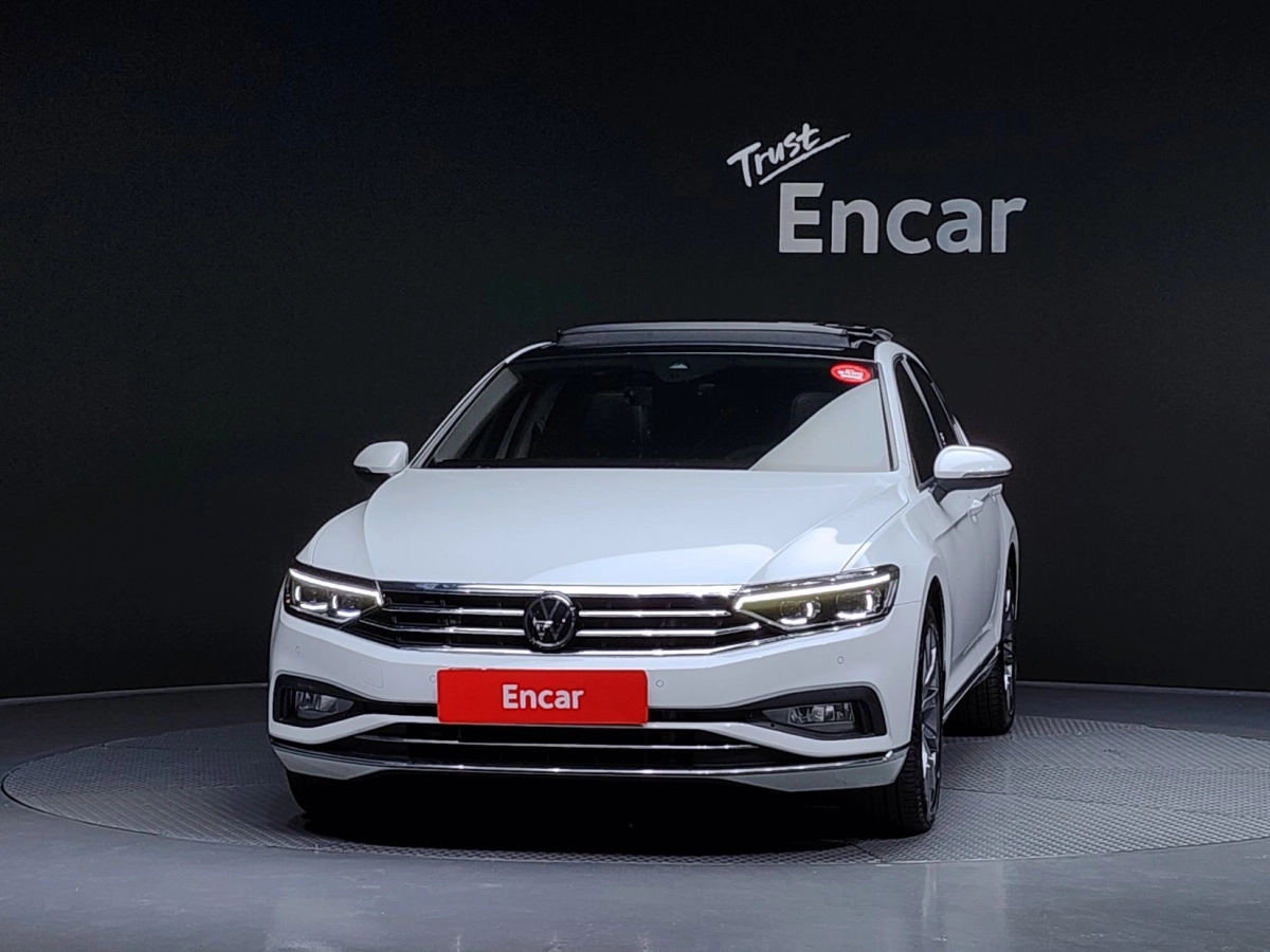 VOLKSWAGEN PASSAT GT B8