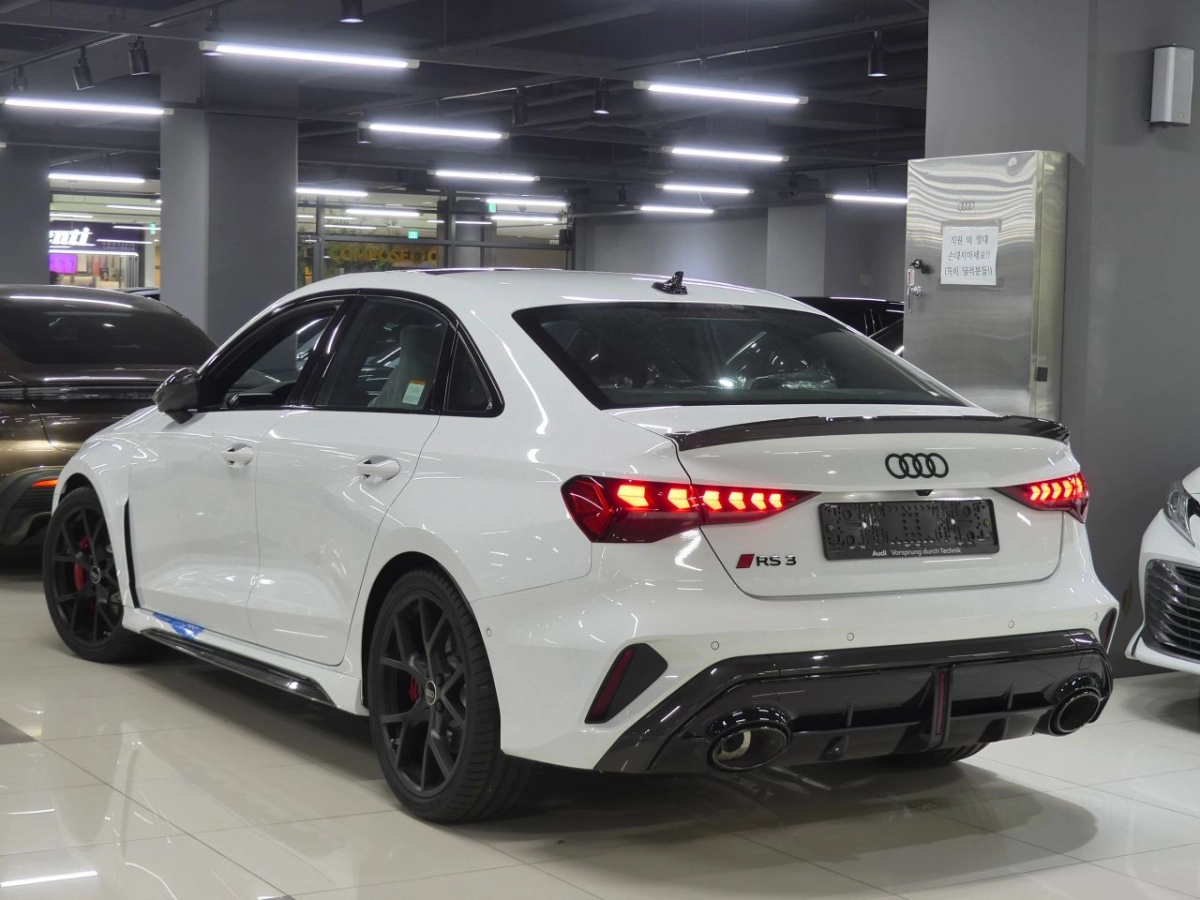 AUDI RS3 8Y