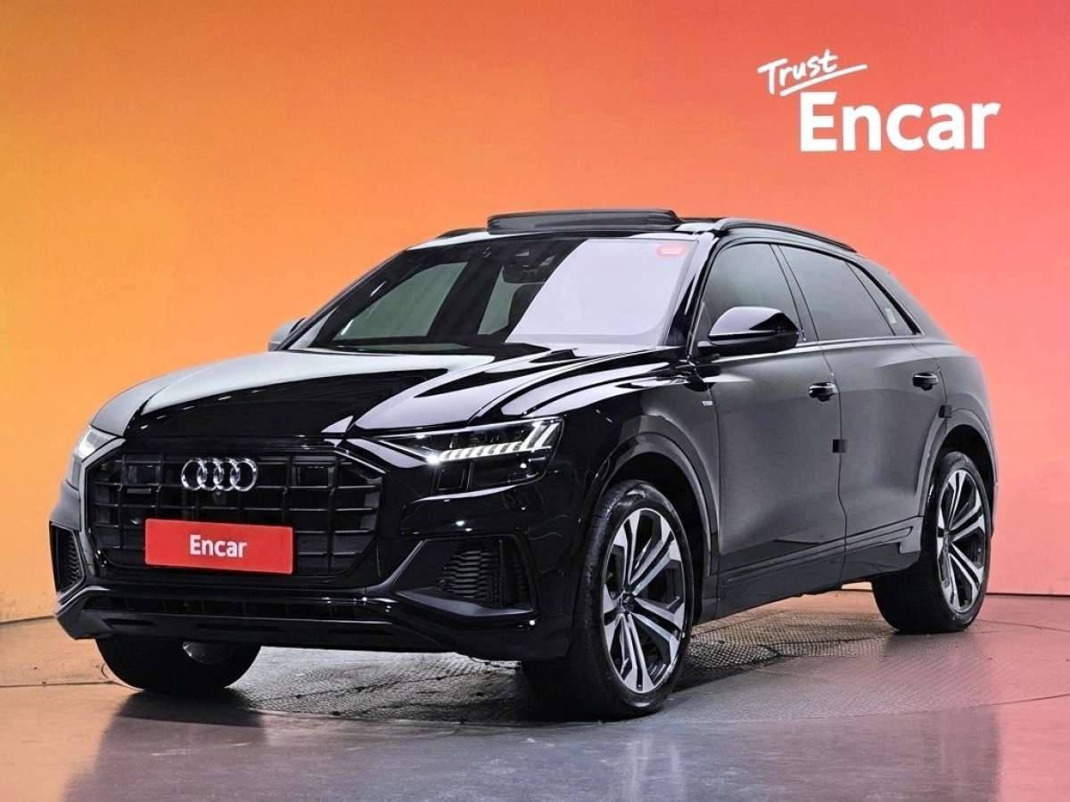 AUDI Q8 4M