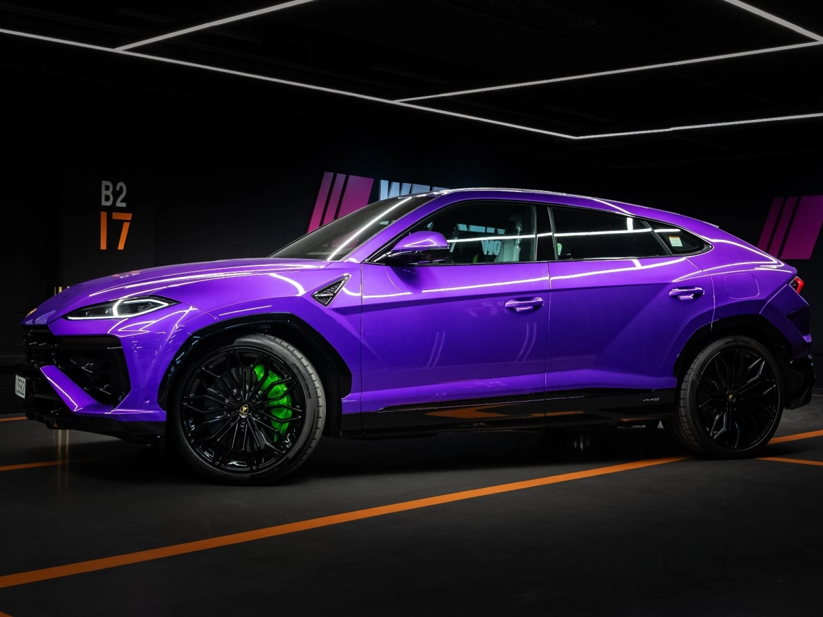 LAMBORGHINI URUS