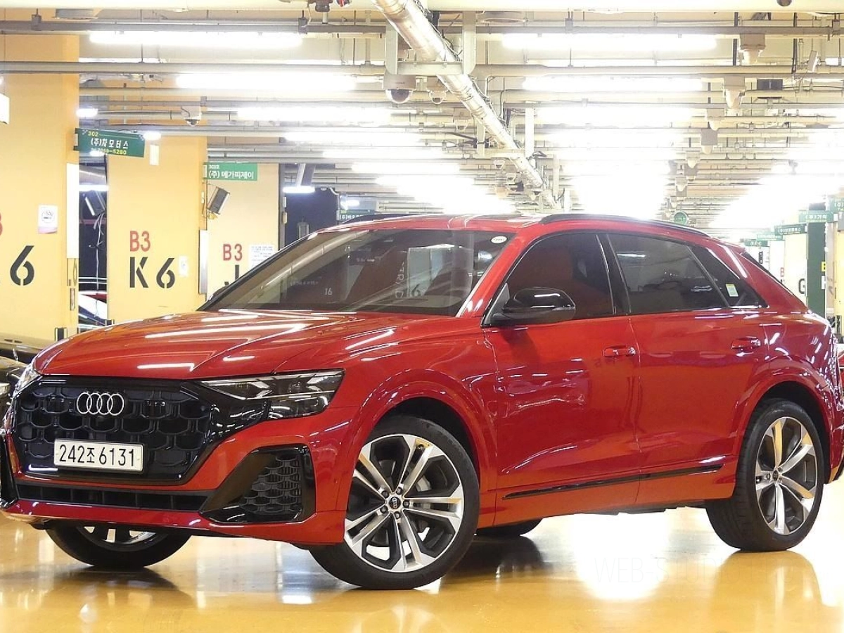 AUDI Q8 4M