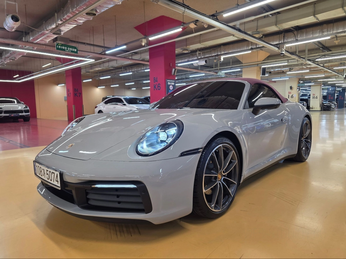 PORSCHE 911 992  2024