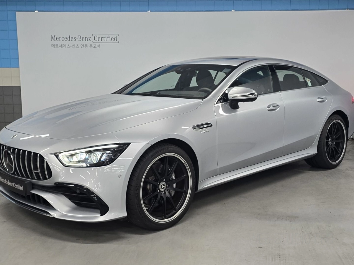 MERCEDES BENZ AMG GT  2023