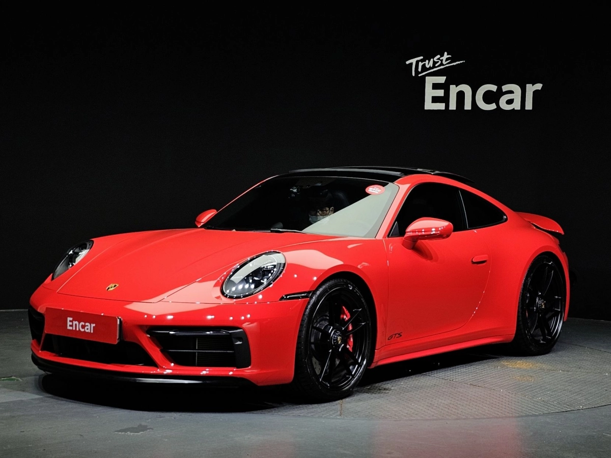 PORSCHE 911 992  2024