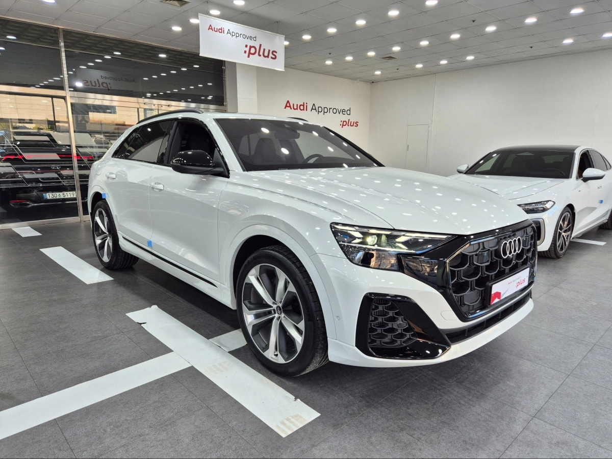 AUDI Q8 4M  2025