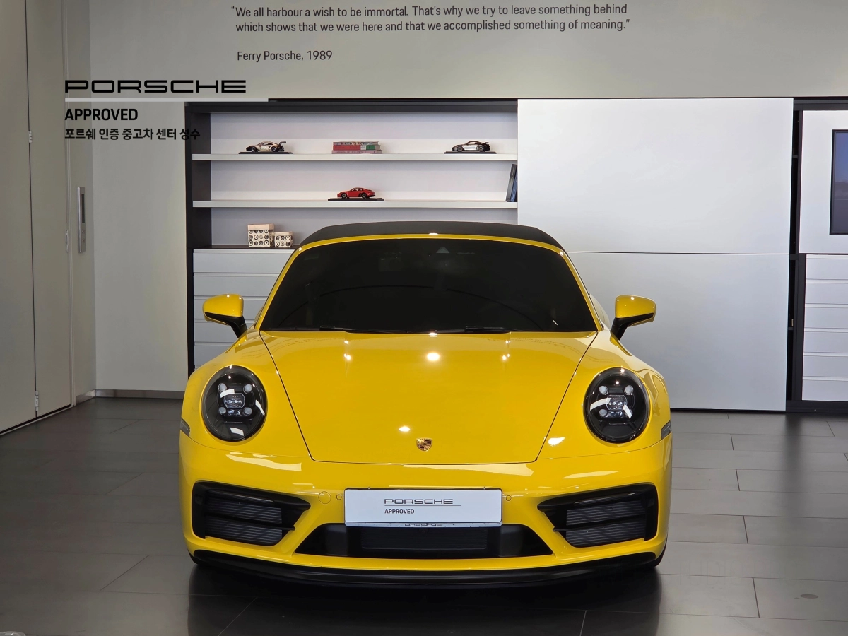 PORSCHE 911 992