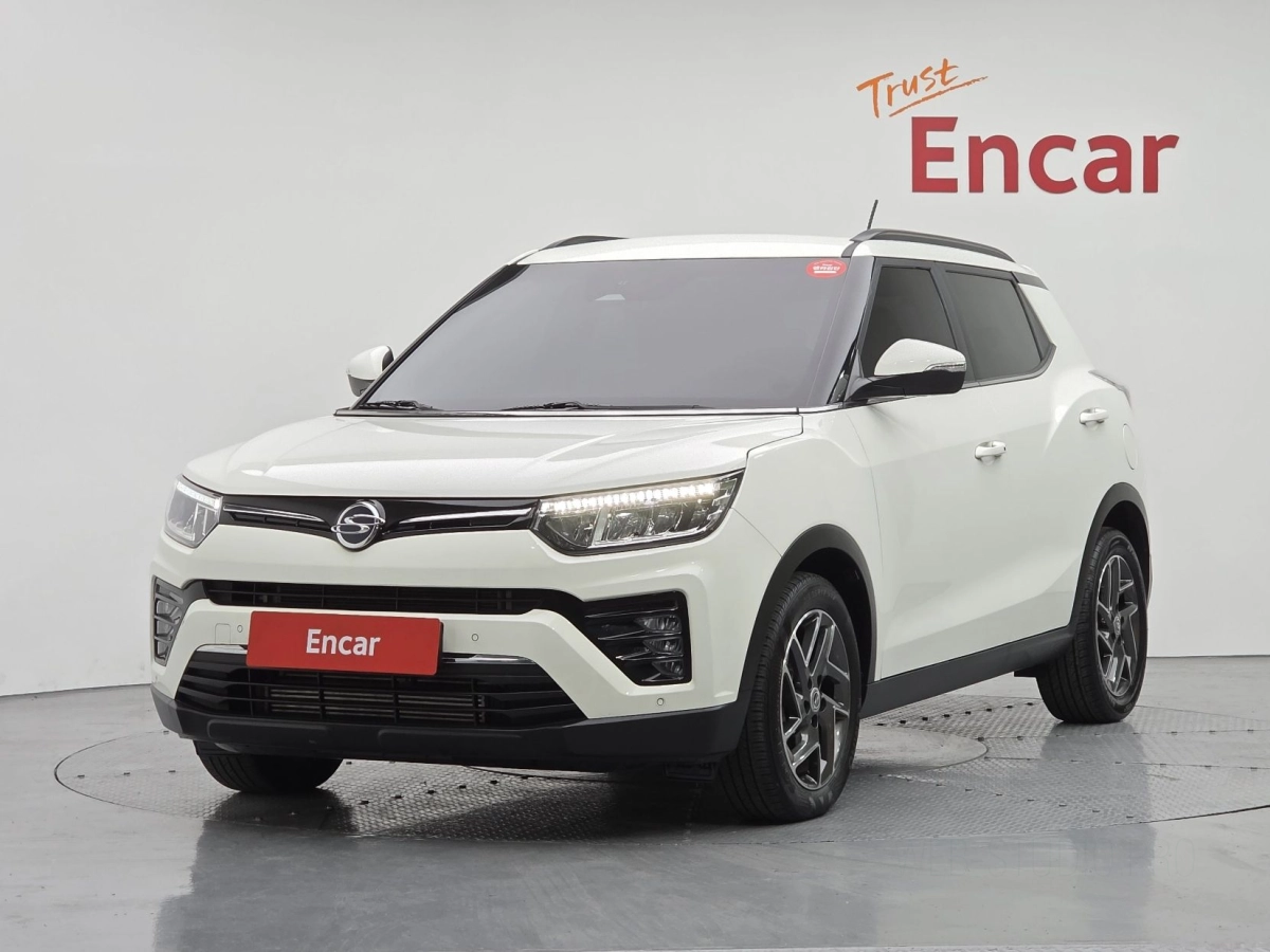 SSANGYONG TIVOLI VERY NEW