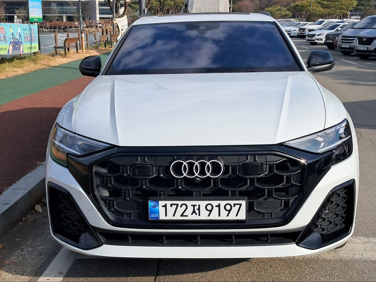 AUDI Q8 4M