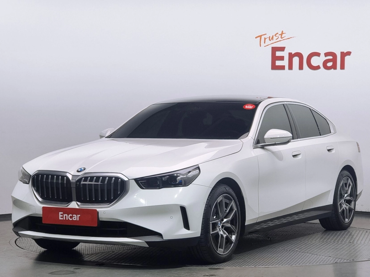 BMW 5-SERIES G60 2023