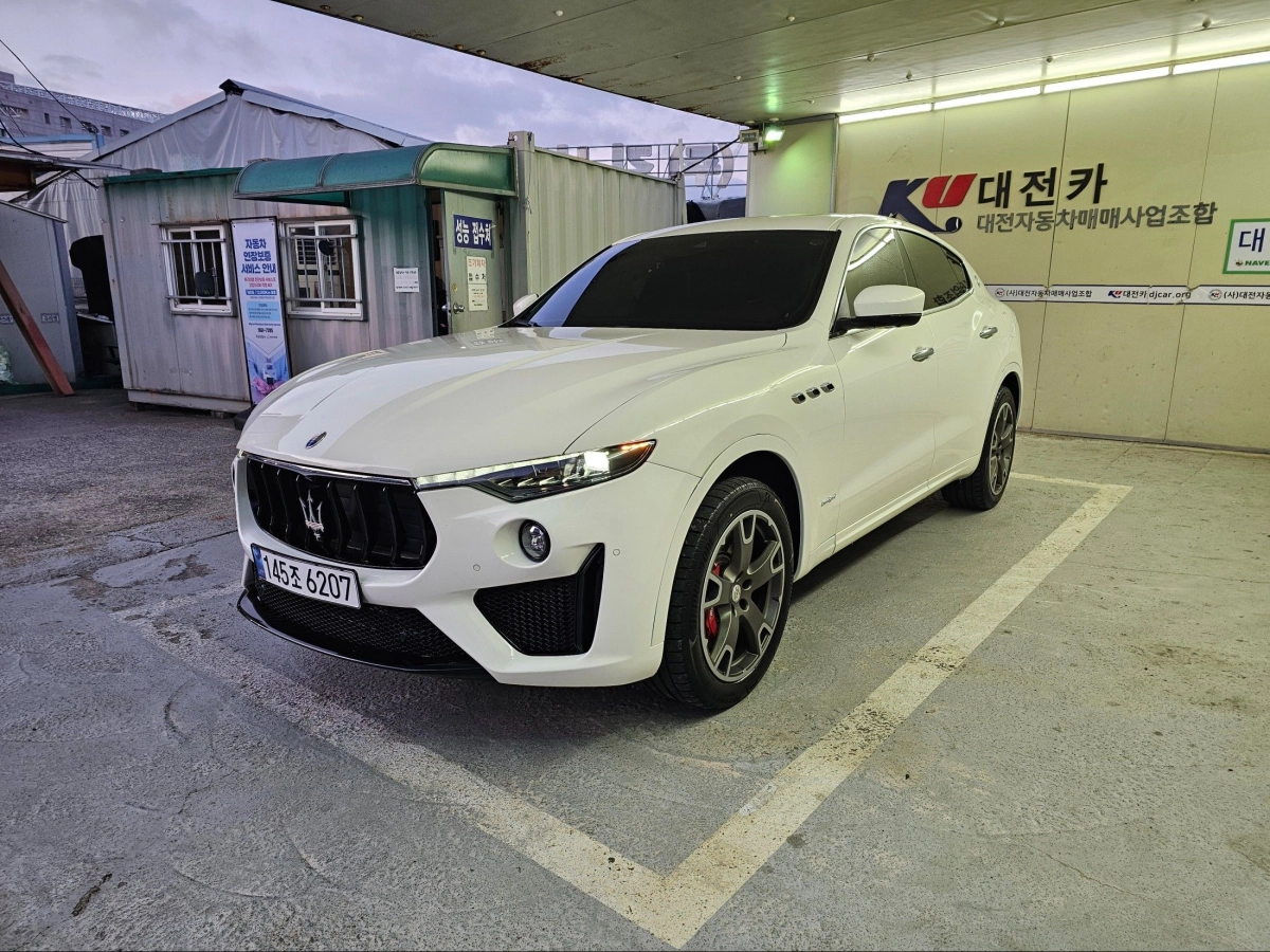 MASERATI LEVANTE