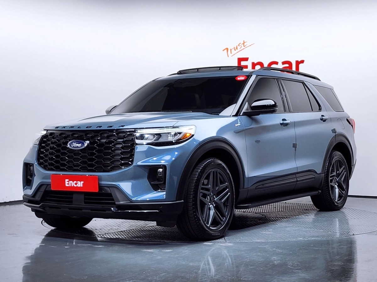 FORD EXPLORER  2025