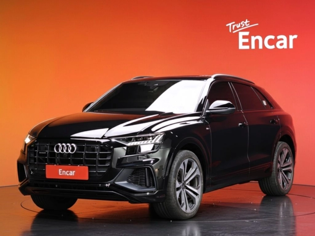 AUDI Q8 4M