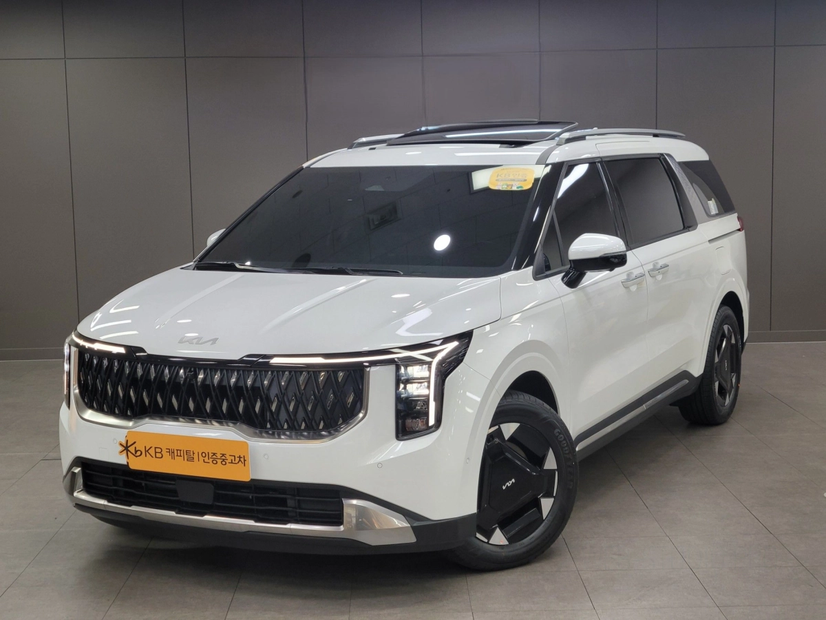 KIA CARNIVAL  2025