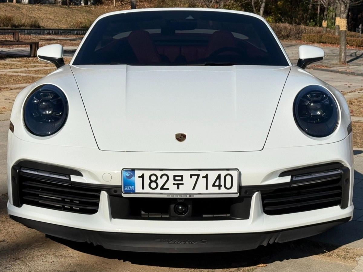 PORSCHE 911 992