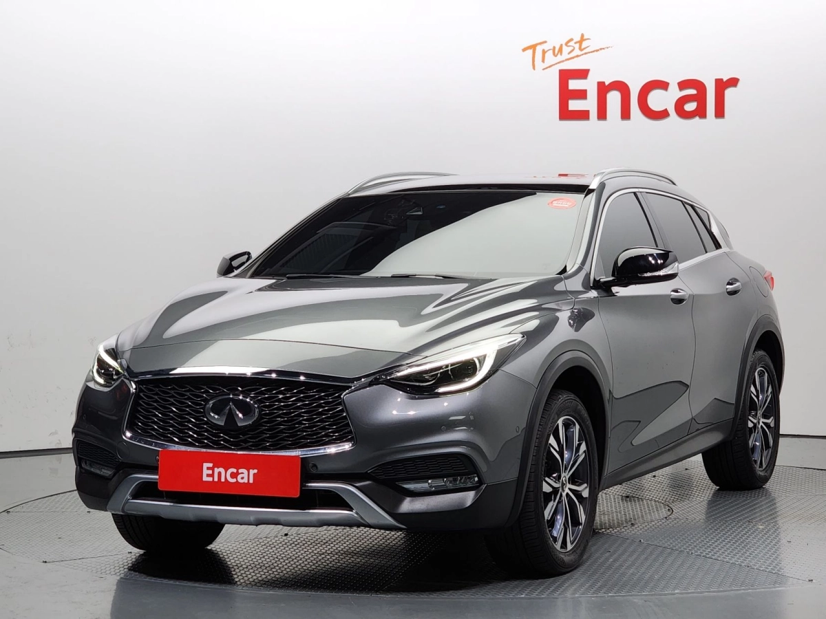 INFINITI QX30