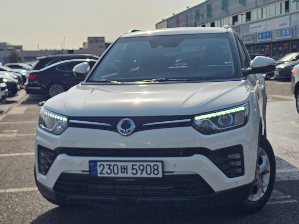 SSANGYONG TIVOLI VERY NEW