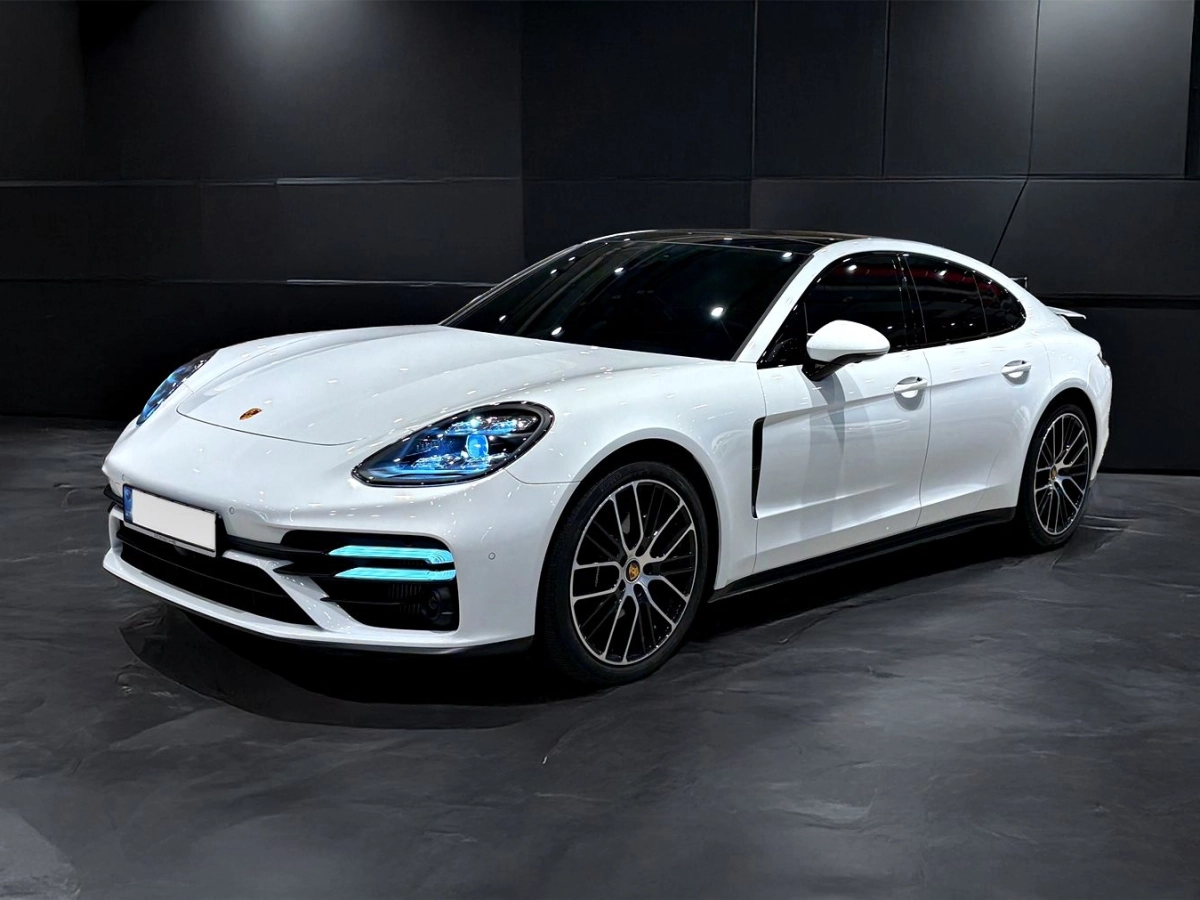 PORSCHE PANAMERA 971  2022