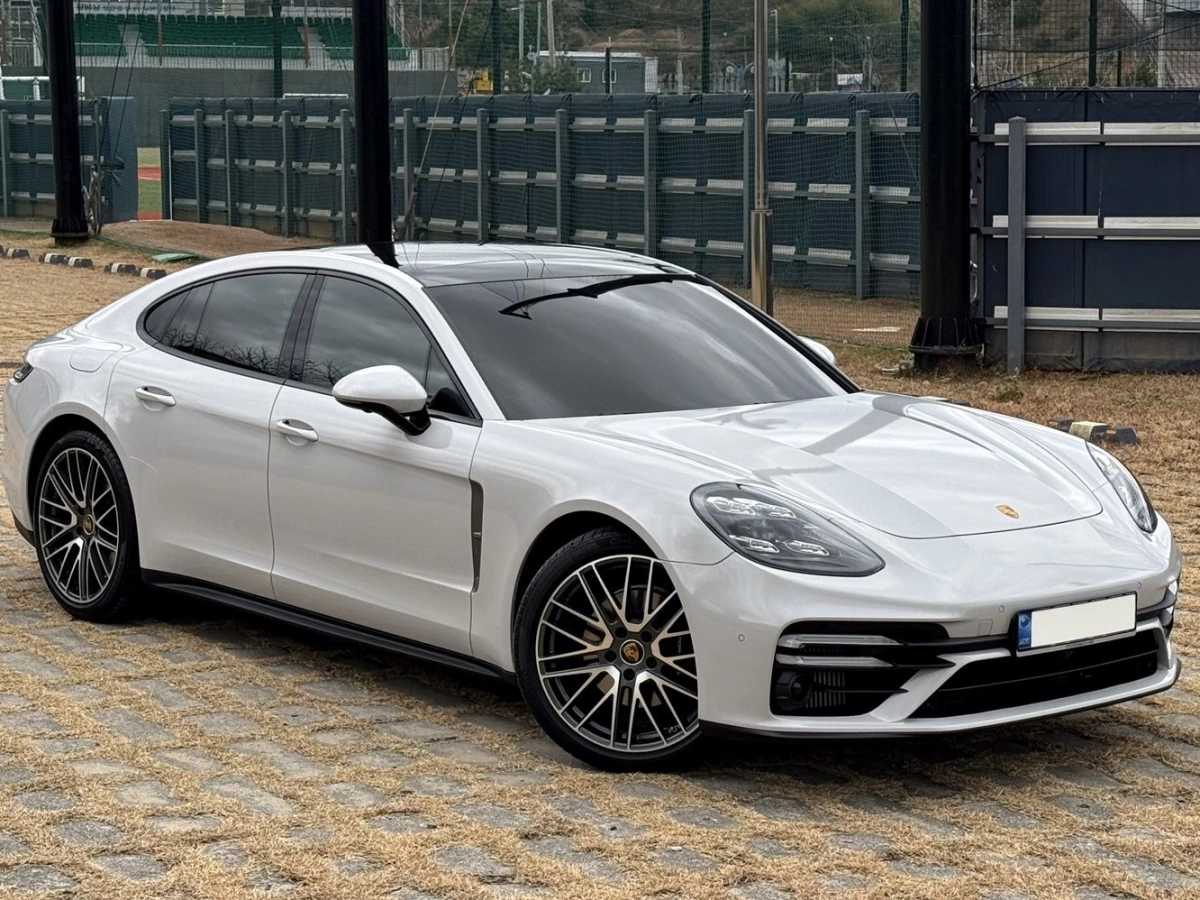PORSCHE PANAMERA 971