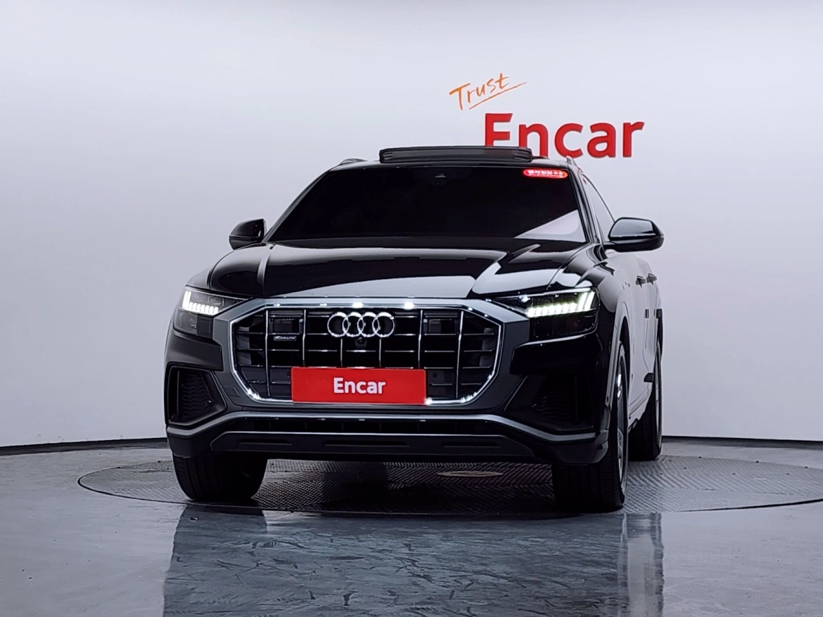 AUDI Q8 4M