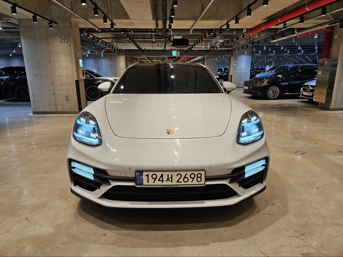PORSCHE PANAMERA 971
