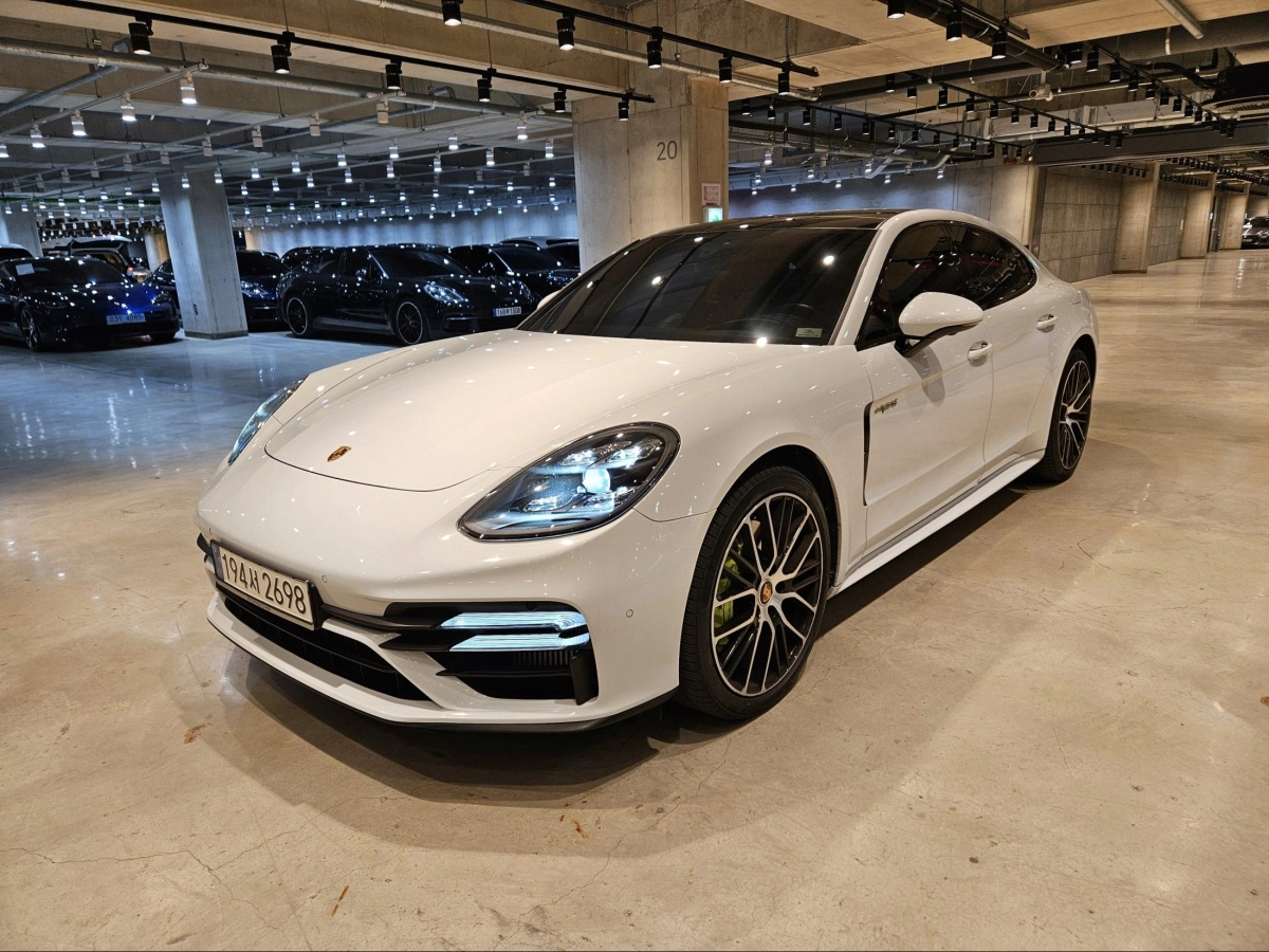 PORSCHE PANAMERA 971