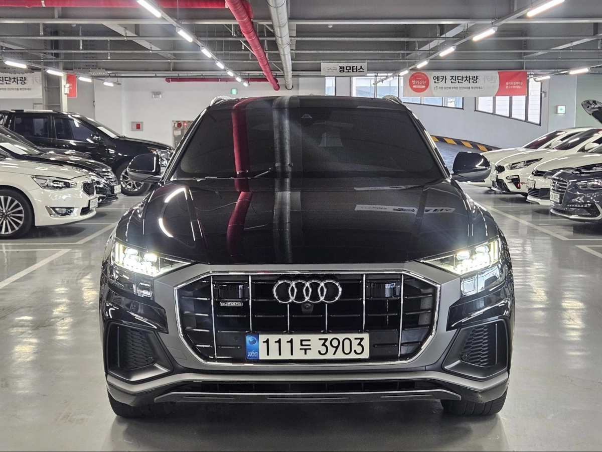 AUDI Q8 4M