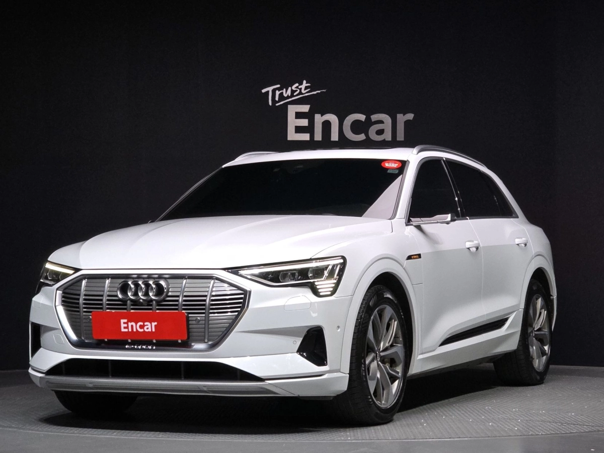 AUDI E-TRON  2020