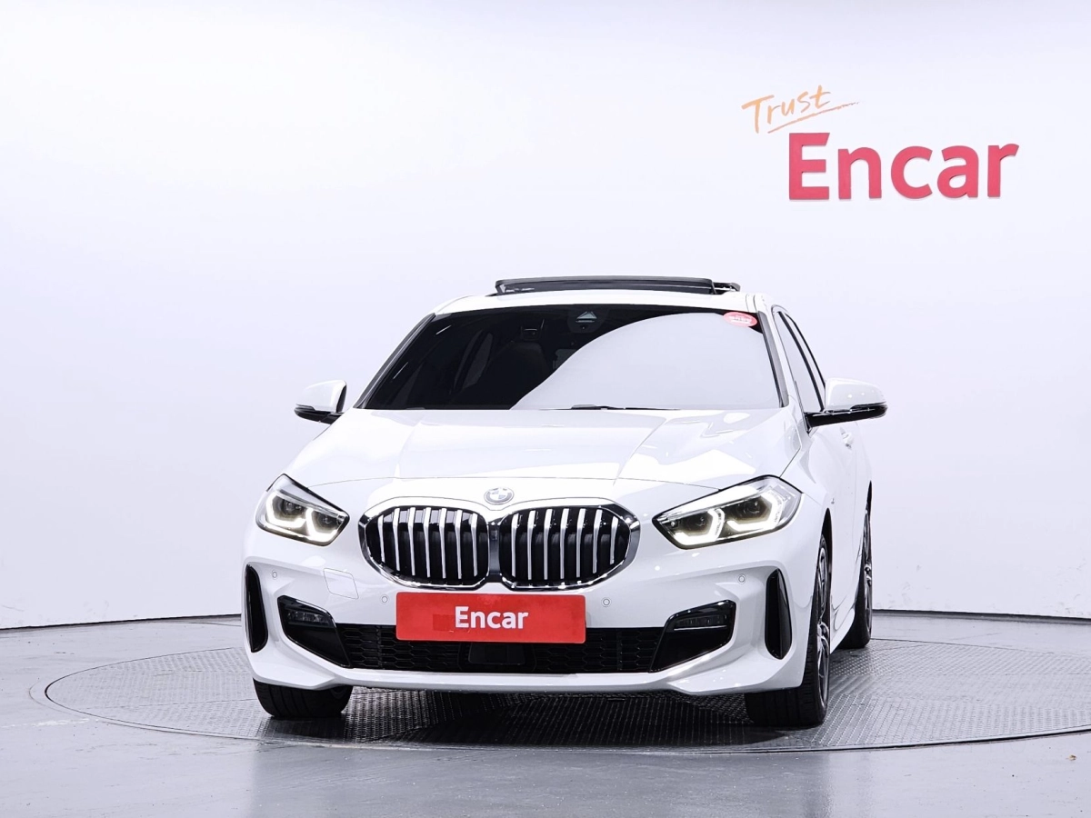 BMW 1-SERIES F40