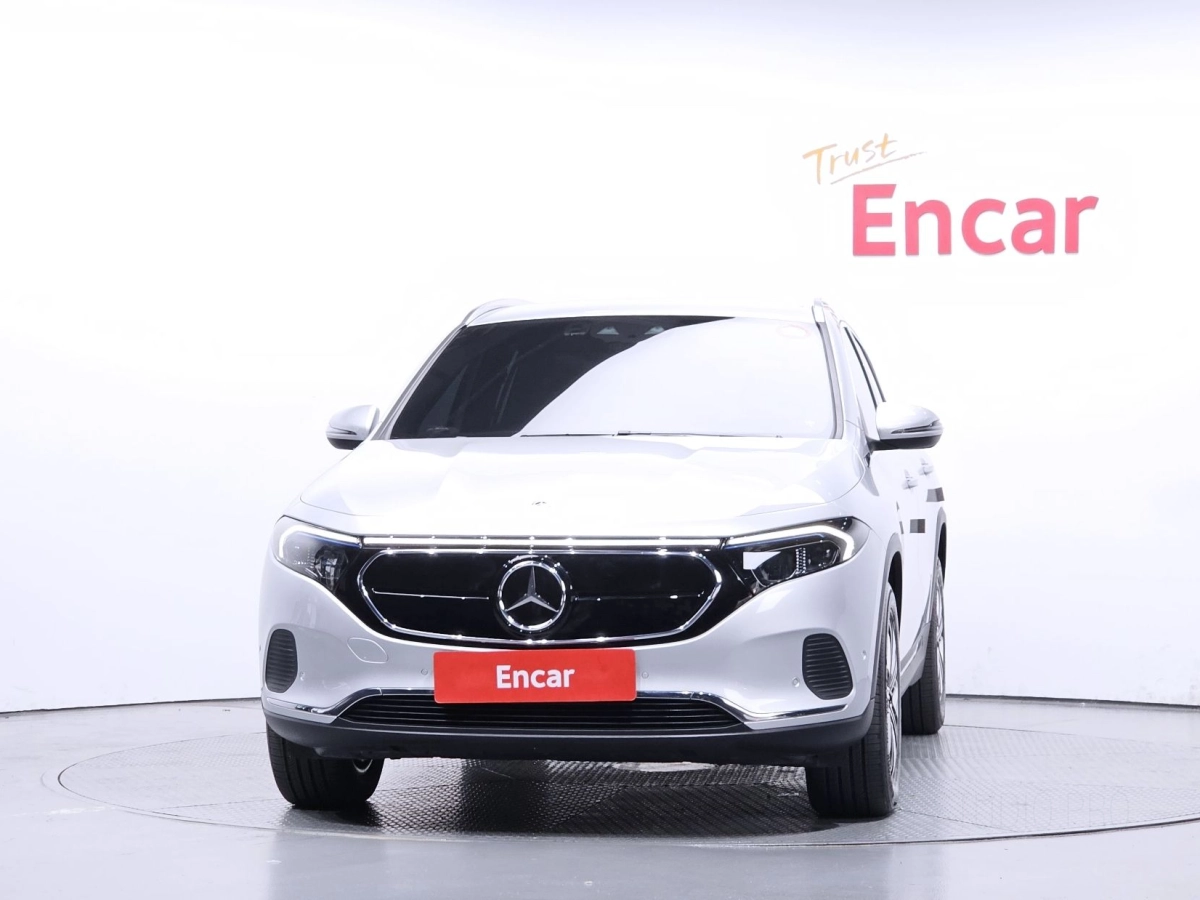 MERCEDES BENZ EQA H243