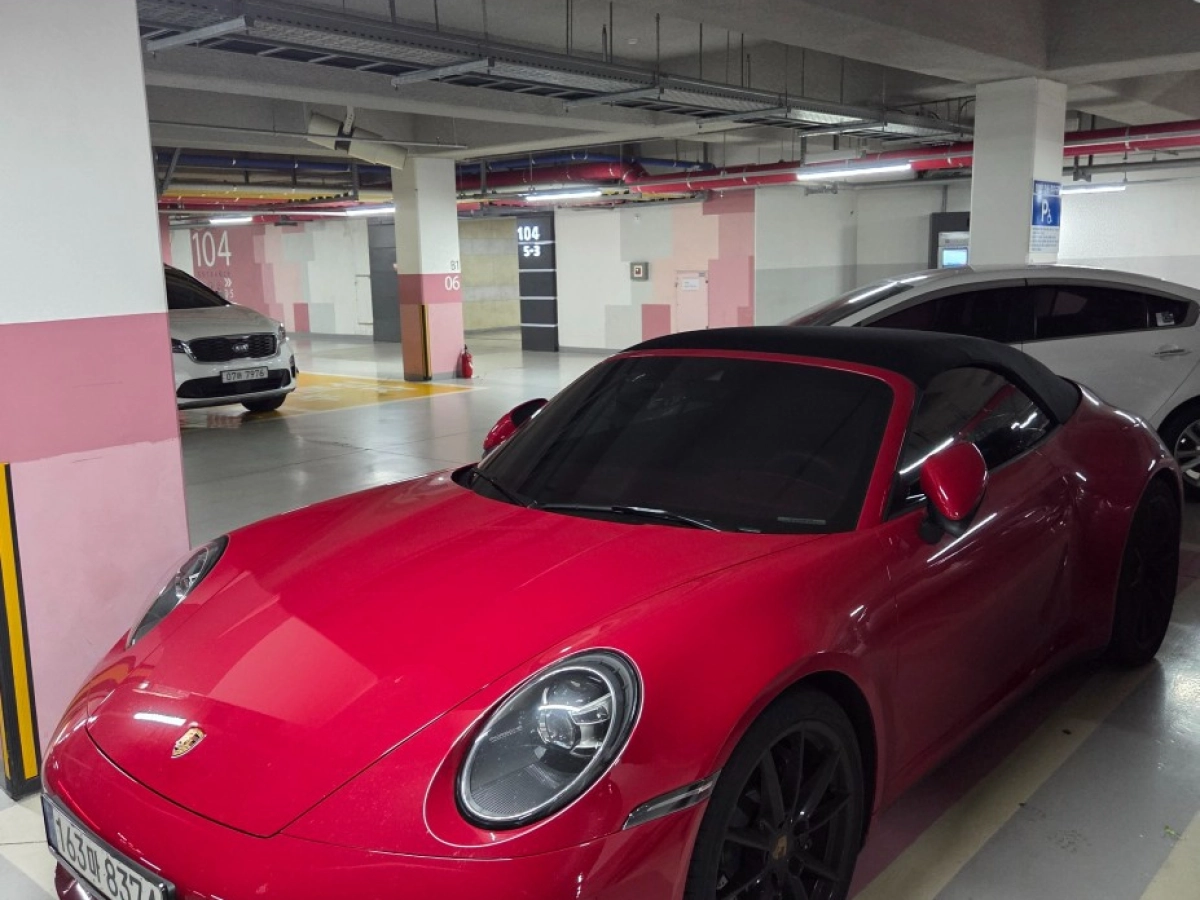 PORSCHE 911 992  2024