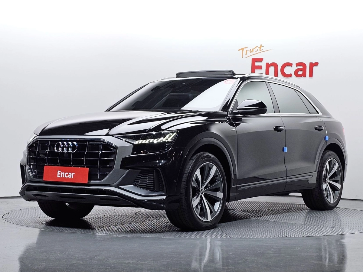 AUDI Q8 4M