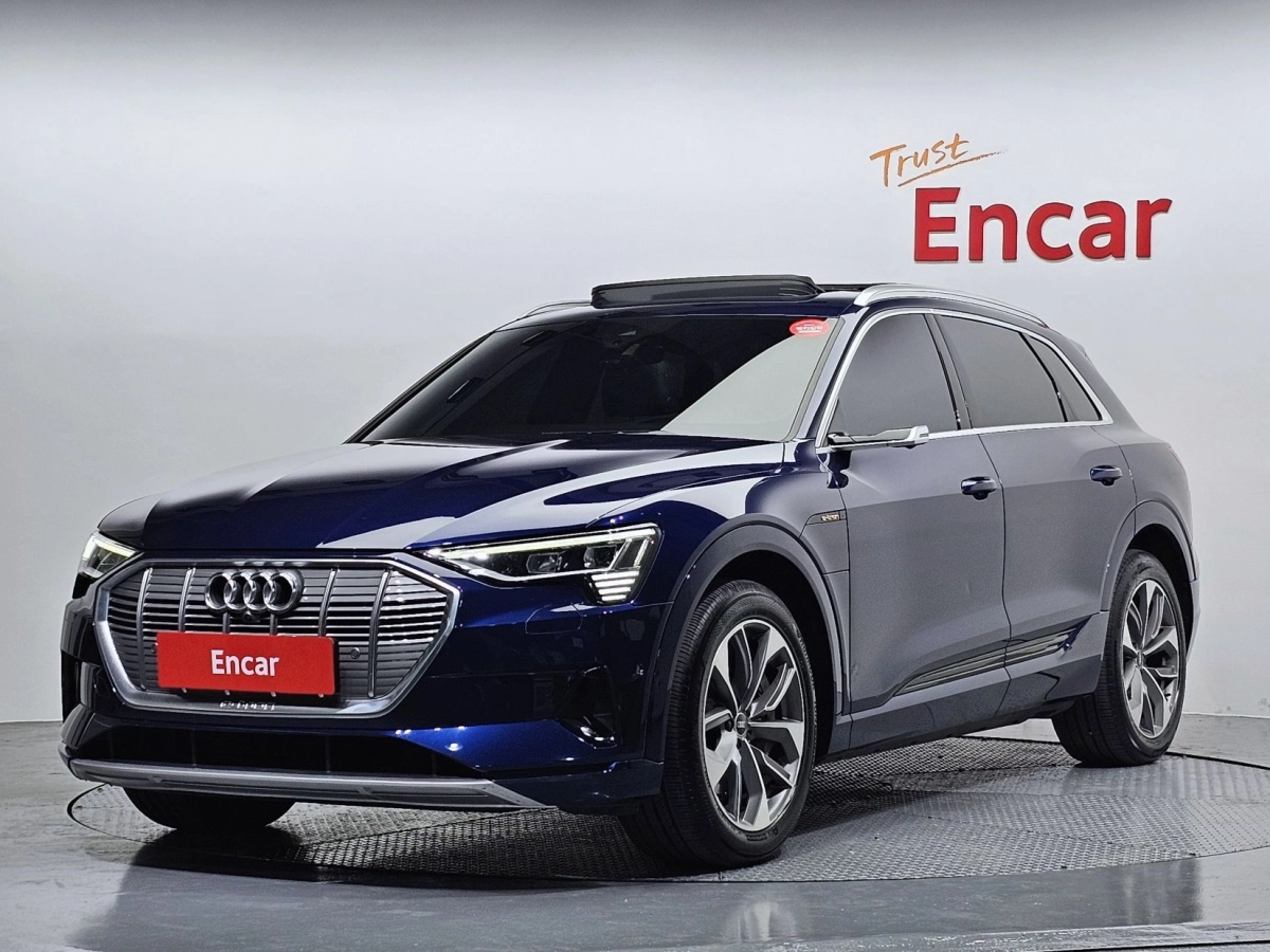 AUDI E-TRON  2021