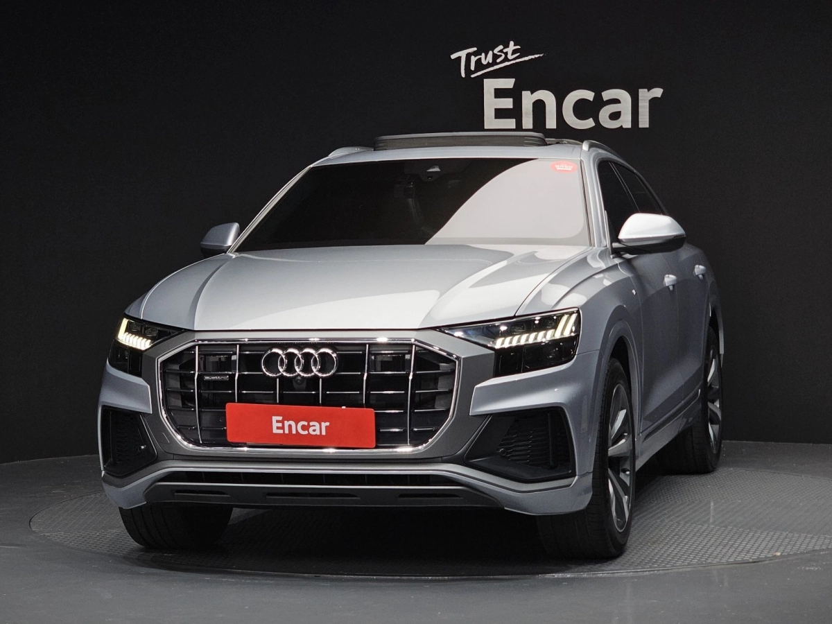 AUDI Q8 4M