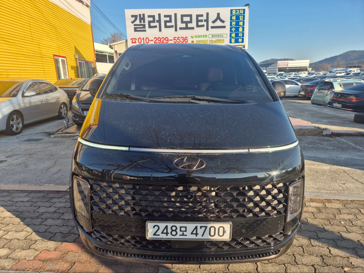 HYUNDAI STARIA