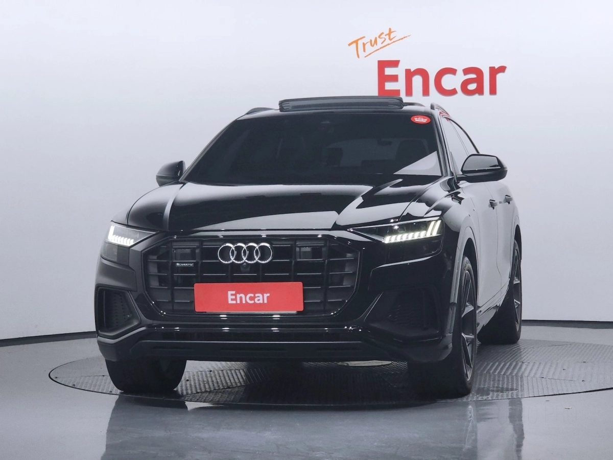 AUDI Q8 4M
