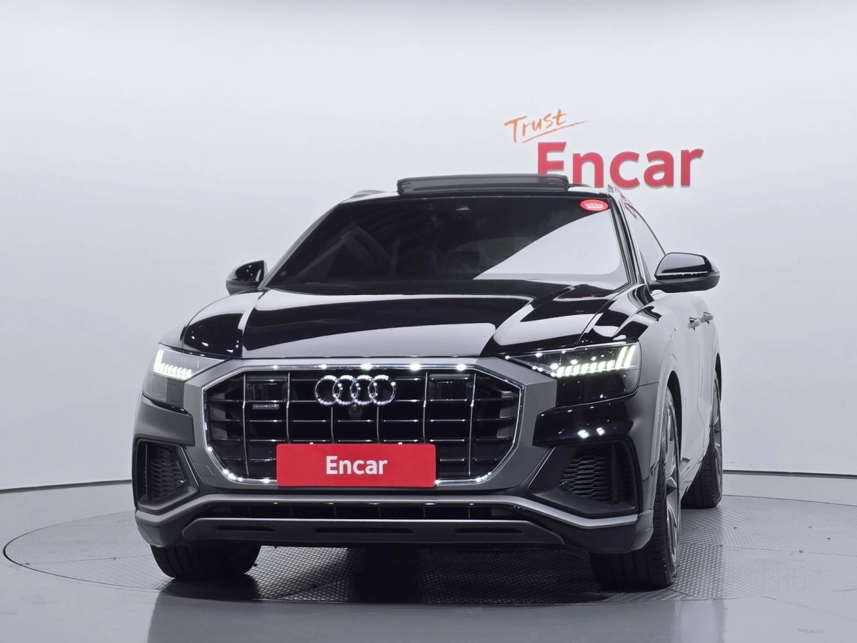 AUDI Q8 4M