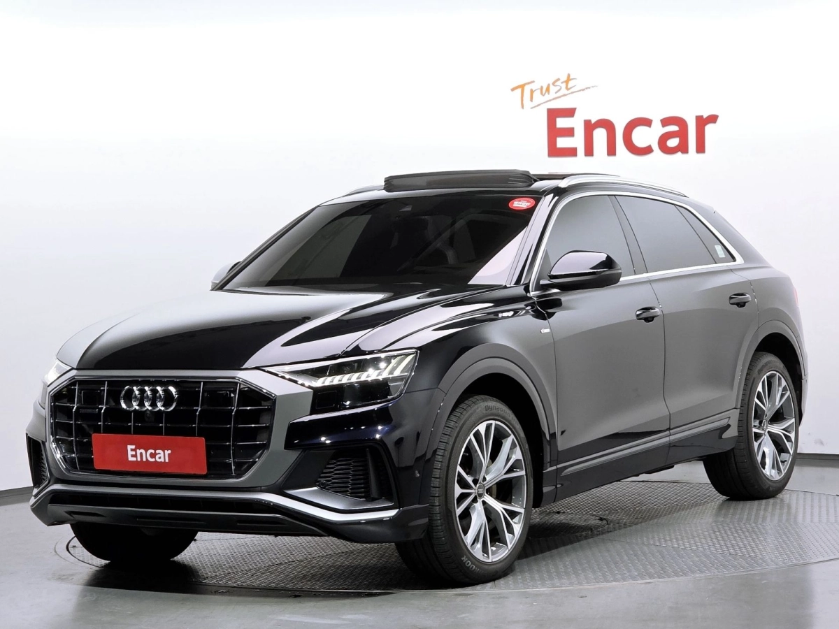 AUDI Q8 4M