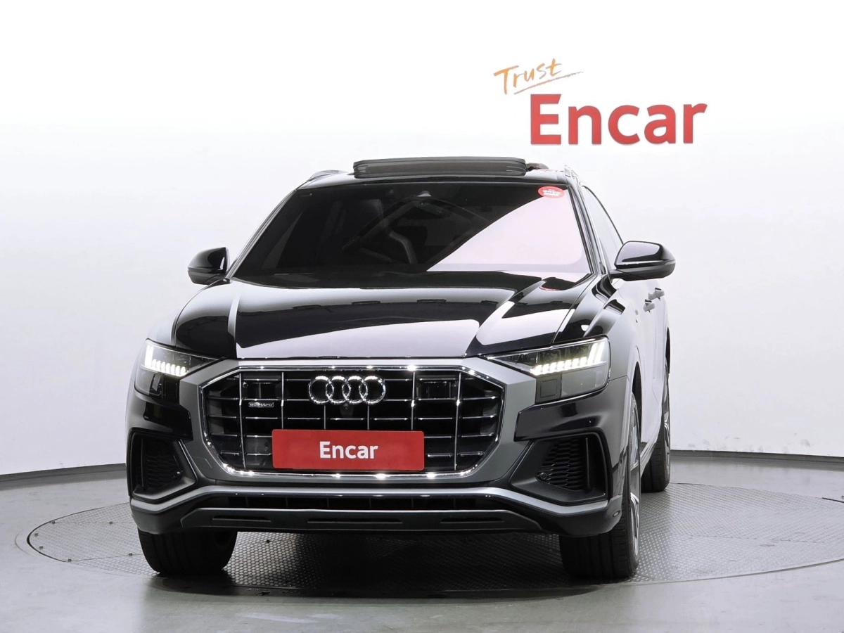 AUDI Q8 4M