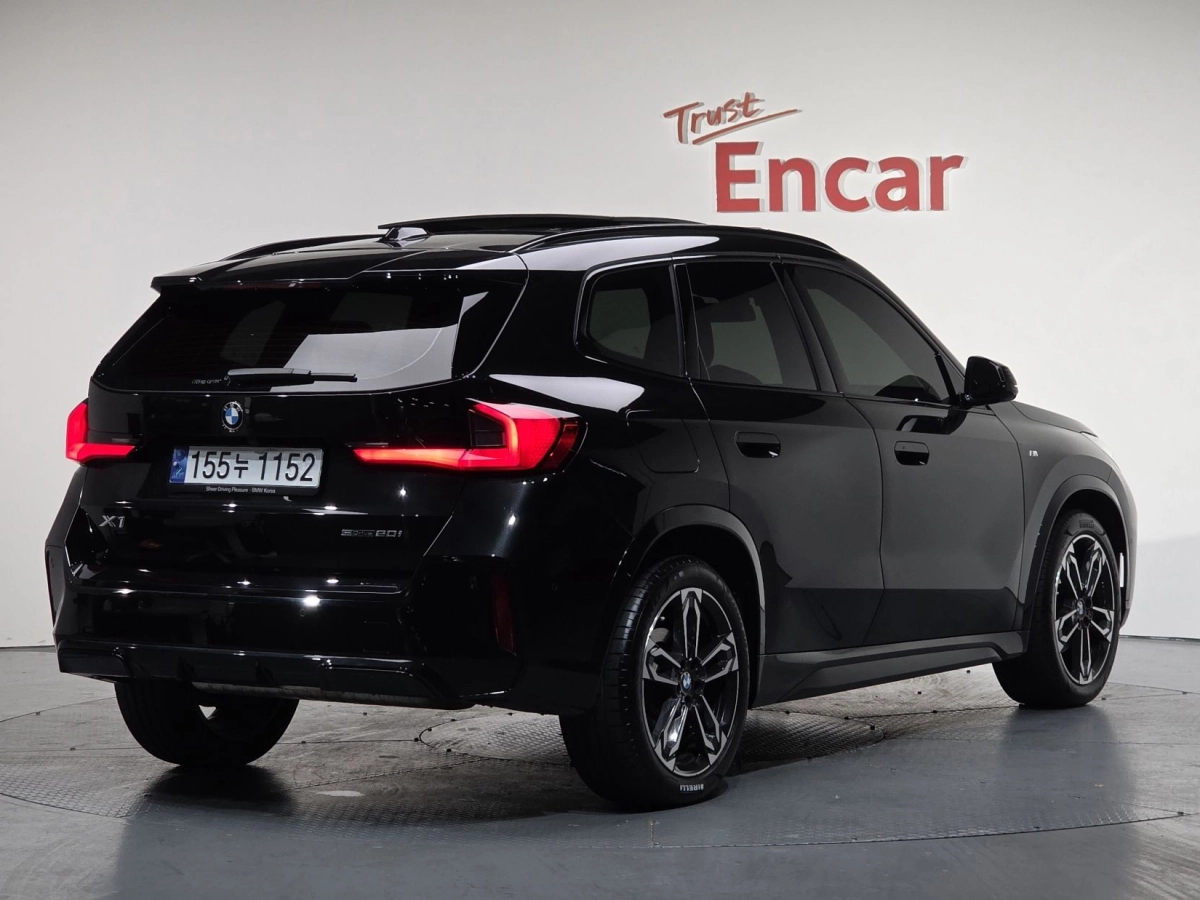 BMW X1 U11