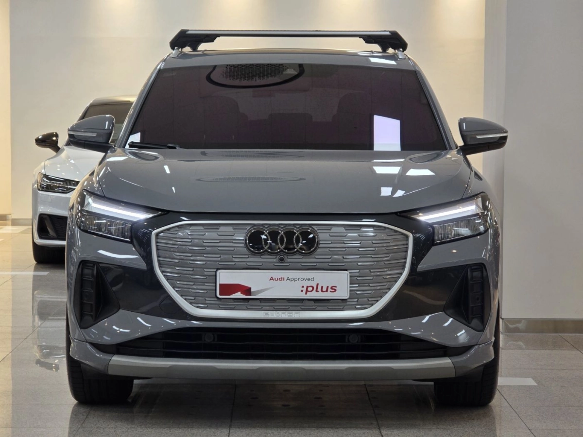AUDI Q4 E-TRON F4
