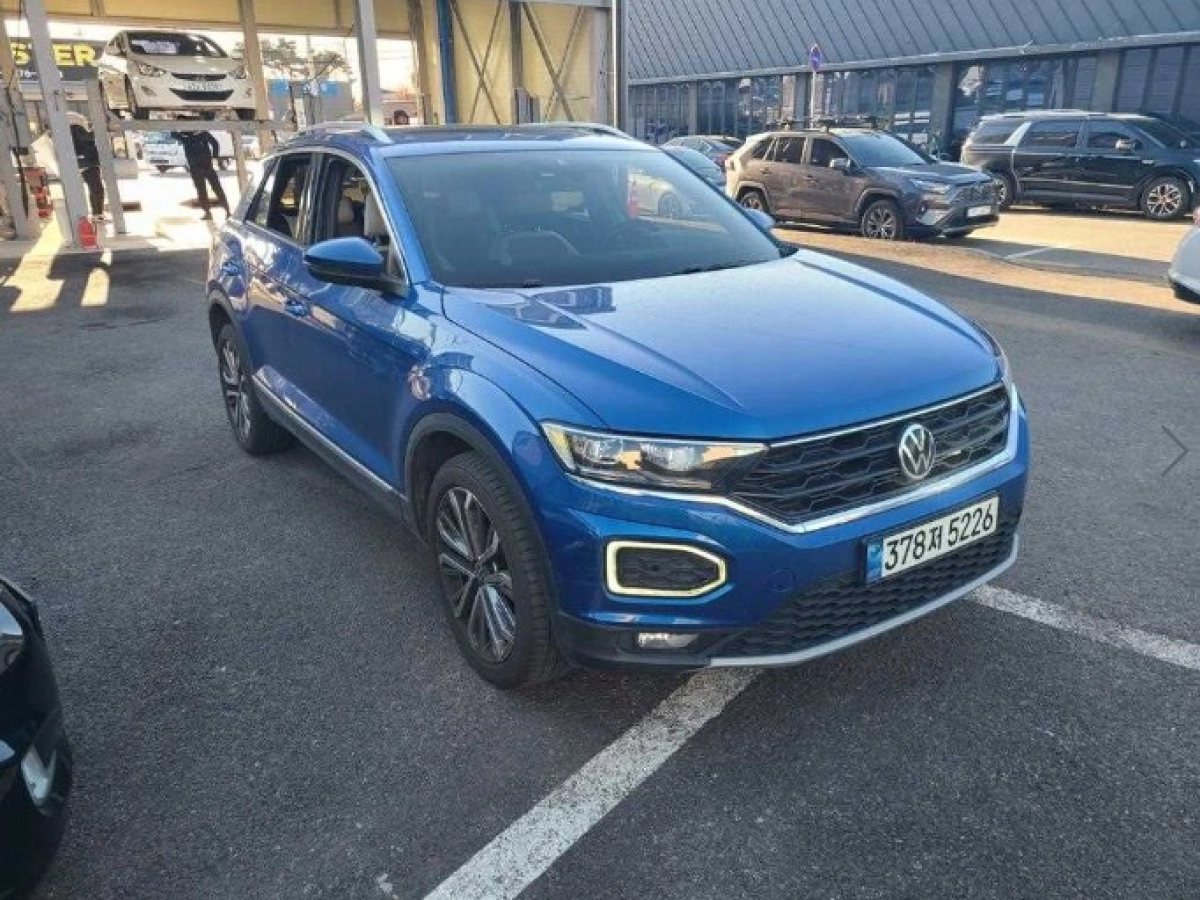 VOLKSWAGEN T-ROC